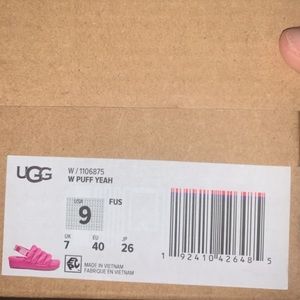 Brand new ugg slippers!!